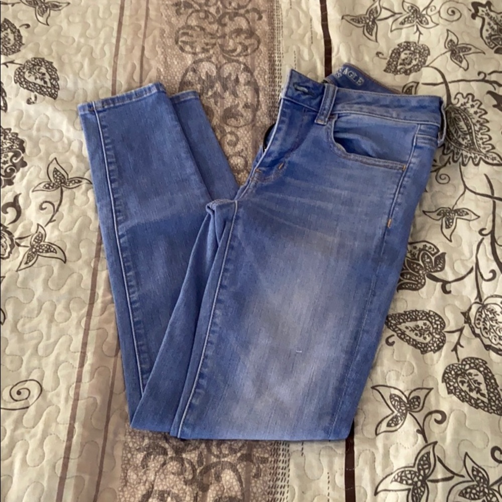 medium wash american eagle jeggings